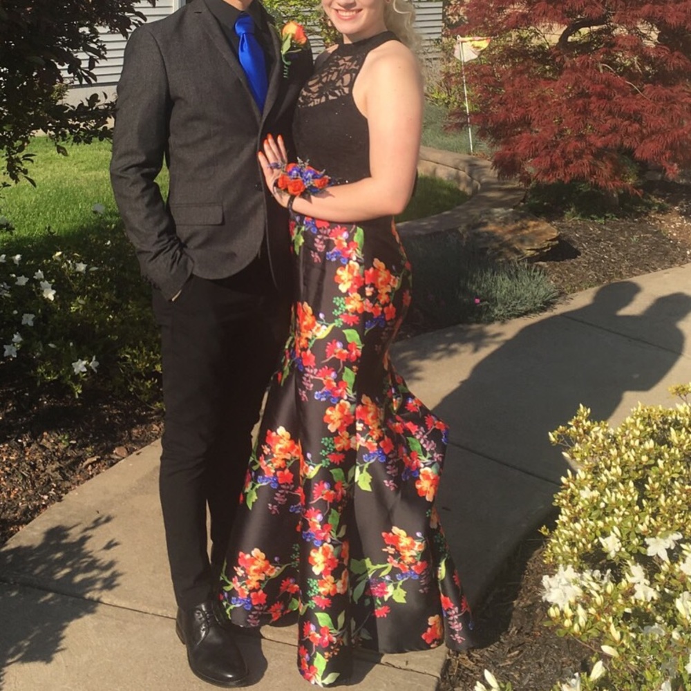 Two piece floral prom dress🌺